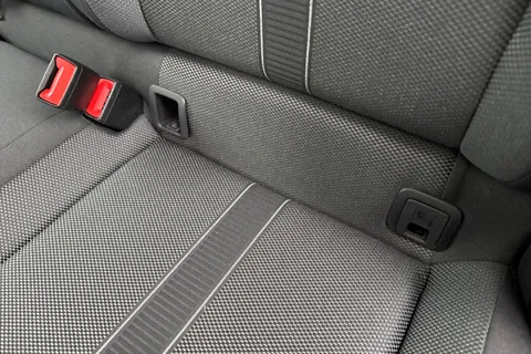 MD72BZV Volkswagen T-Roc 1.5 TSI Life DSG Euro 6 (s/s) 5dr Thumbnail #37