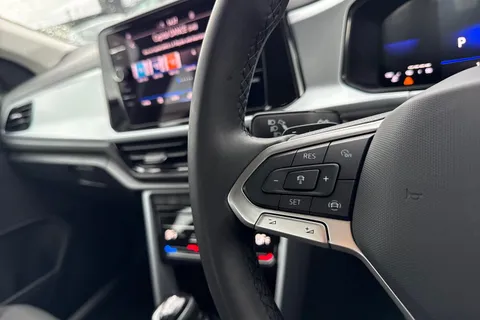 MD72BZV Volkswagen T-Roc 1.5 TSI Life DSG Euro 6 (s/s) 5dr Thumbnail #39