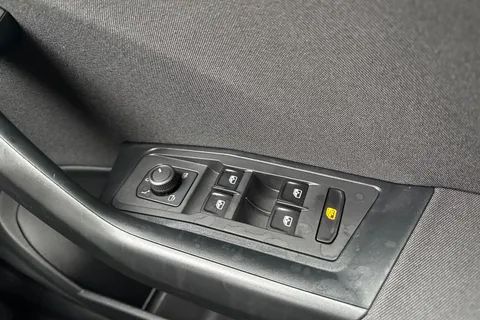 MD72BZV Volkswagen T-Roc 1.5 TSI Life DSG Euro 6 (s/s) 5dr Thumbnail #41