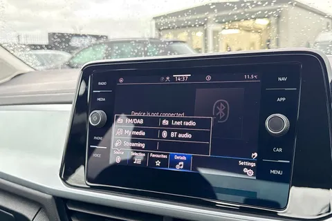 MD72BZV Volkswagen T-Roc 1.5 TSI Life DSG Euro 6 (s/s) 5dr Thumbnail #47