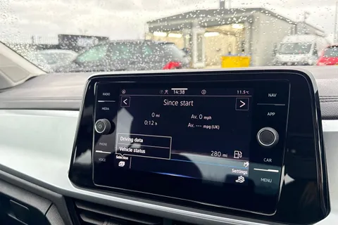 MD72BZV Volkswagen T-Roc 1.5 TSI Life DSG Euro 6 (s/s) 5dr Thumbnail #50