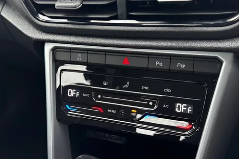 MD72BZV Volkswagen T-Roc 1.5 TSI Life DSG Euro 6 (s/s) 5dr Thumbnail #52