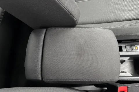 MD72BZV Volkswagen T-Roc 1.5 TSI Life DSG Euro 6 (s/s) 5dr Thumbnail #57