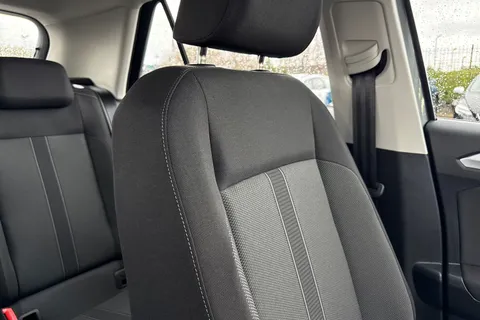 MD72BZV Volkswagen T-Roc 1.5 TSI Life DSG Euro 6 (s/s) 5dr Thumbnail #59