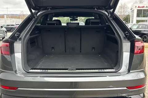  Audi Q8 3.0 TDI V6 Black Edition Tiptronic quattro Euro 6 (s/s) 5dr Thumbnail #7