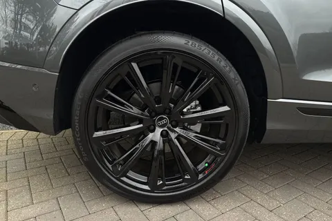  Audi Q8 3.0 TDI V6 Black Edition Tiptronic quattro Euro 6 (s/s) 5dr Thumbnail #11
