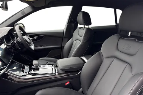  Audi Q8 3.0 TDI V6 Black Edition Tiptronic quattro Euro 6 (s/s) 5dr Thumbnail #16