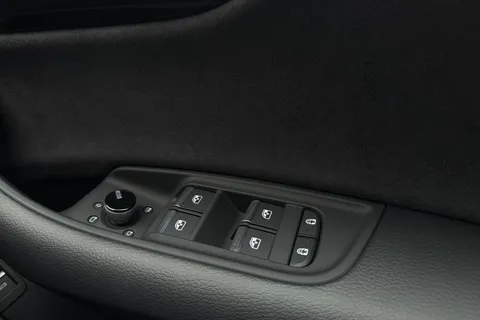  Audi Q8 3.0 TDI V6 Black Edition Tiptronic quattro Euro 6 (s/s) 5dr Thumbnail #45