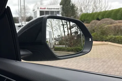  Audi Q8 3.0 TDI V6 Black Edition Tiptronic quattro Euro 6 (s/s) 5dr Thumbnail #46