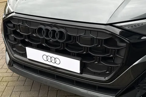  Audi Q8 3.0 TDI V6 Black Edition Tiptronic quattro Euro 6 (s/s) 5dr Thumbnail #55