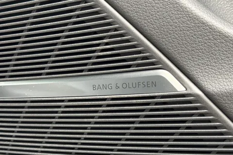  Audi Q8 3.0 TDI V6 Black Edition Tiptronic quattro Euro 6 (s/s) 5dr Thumbnail #56