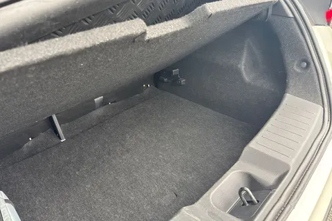 EA69UMU Nissan Juke 1.0 DIG-T Tekna Euro 6 (s/s) 5dr Thumbnail #32