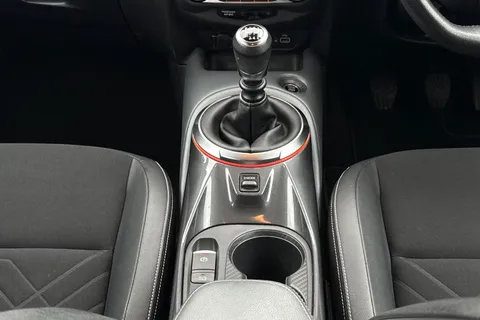 EA69UMU Nissan Juke 1.0 DIG-T Tekna Euro 6 (s/s) 5dr Thumbnail #36