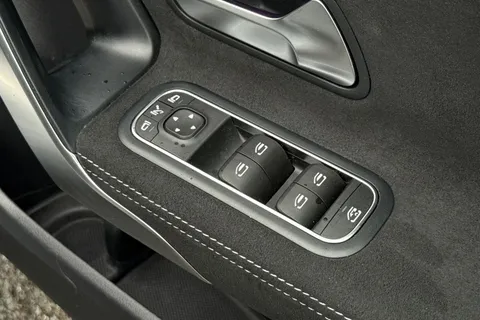 MA22FFZ Mercedes-Benz A Class 1.3 A180 AMG Line Edition (Executive) 7G-DCT Euro 6 (s/s) 5dr Thumbnail #22