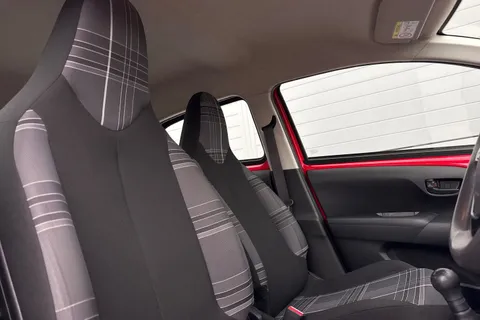 24 of 64 for PEUGEOT 108 1.0 Active Euro 6 5dr