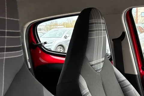 40 of 64 for PEUGEOT 108 1.0 Active Euro 6 5dr