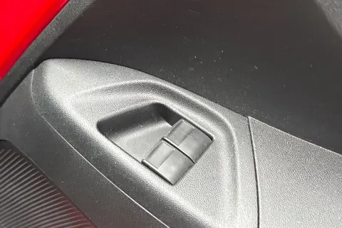 43 of 64 for PEUGEOT 108 1.0 Active Euro 6 5dr