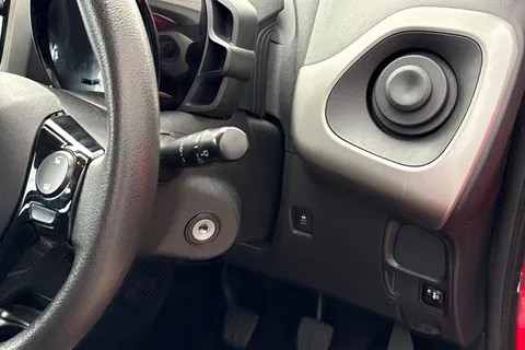 44 of 64 for PEUGEOT 108 1.0 Active Euro 6 5dr