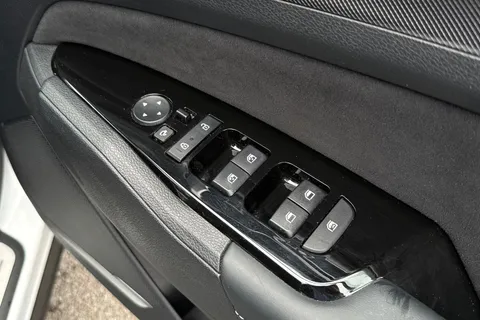 RJ73AOK Kia Sportage 1.6 T-GDi MHEV GT-Line DCT Euro 6 (s/s) 5dr Thumbnail #24