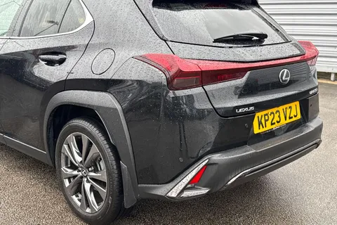 KP23VZJ Lexus Ux 2.0 250h F Sport Design E-CVT Euro 6 (s/s) 5dr Thumbnail #9