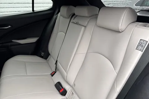 KP23VZJ Lexus Ux 2.0 250h F Sport Design E-CVT Euro 6 (s/s) 5dr Thumbnail #20