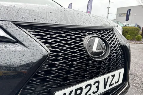 KP23VZJ Lexus Ux 2.0 250h F Sport Design E-CVT Euro 6 (s/s) 5dr Thumbnail #27