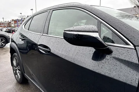 KP23VZJ Lexus Ux 2.0 250h F Sport Design E-CVT Euro 6 (s/s) 5dr Thumbnail #28