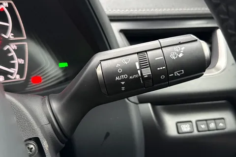 KP23VZJ Lexus Ux 2.0 250h F Sport Design E-CVT Euro 6 (s/s) 5dr Thumbnail #43