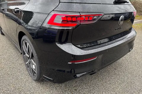  Volkswagen Golf 1.5 eTSI MHEV Black Edition DSG Euro 6 (s/s) 5dr Thumbnail #8