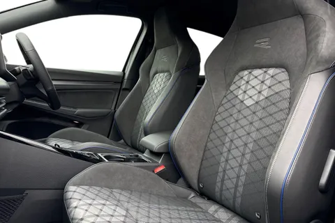  Volkswagen Golf 1.5 eTSI MHEV Black Edition DSG Euro 6 (s/s) 5dr Thumbnail #16