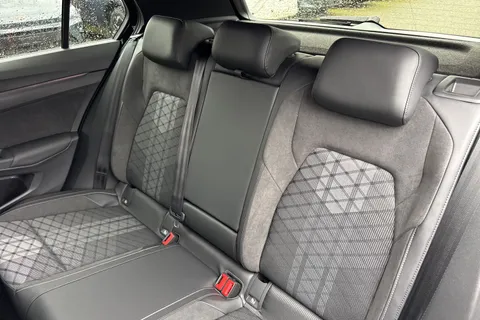  Volkswagen Golf 1.5 eTSI MHEV Black Edition DSG Euro 6 (s/s) 5dr Thumbnail #19