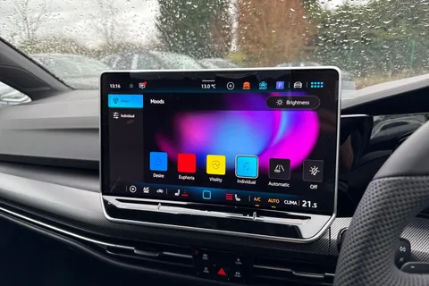  Volkswagen Golf 1.5 eTSI MHEV Black Edition DSG Euro 6 (s/s) 5dr Thumbnail #43