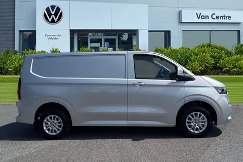 DF25FVY Volkswagen Transporter 2.0 TDI 110 Commerce Pro Van Thumbnail #4