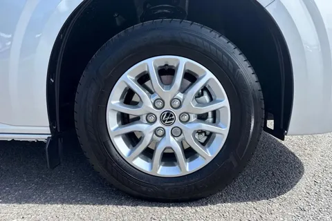 DF25FVY Volkswagen Transporter 2.0 TDI 110 Commerce Pro Van Thumbnail #11