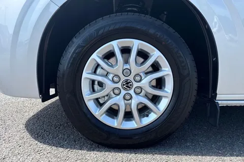 DF25FVY Volkswagen Transporter 2.0 TDI 110 Commerce Pro Van Thumbnail #14