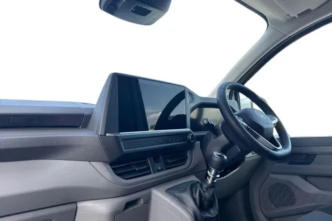 DF25FVY Volkswagen Transporter 2.0 TDI 110 Commerce Pro Van Thumbnail #16