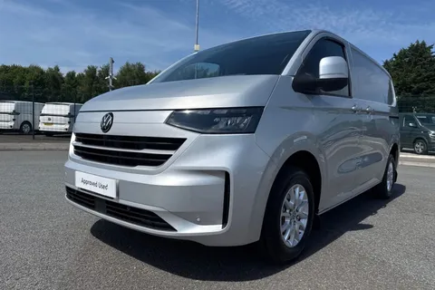 DF25FVY Volkswagen Transporter 2.0 TDI 110 Commerce Pro Van Thumbnail #29