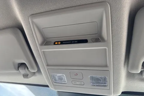 DF25FVY Volkswagen Transporter 2.0 TDI 110 Commerce Pro Van Thumbnail #35