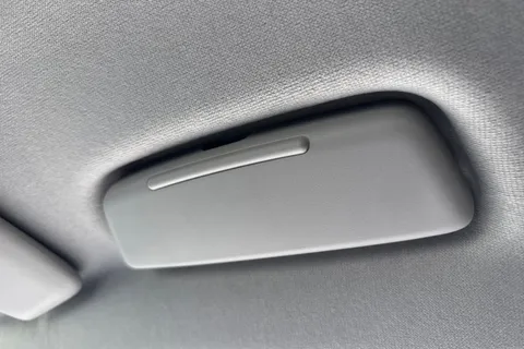 DF25FVY Volkswagen Transporter 2.0 TDI 110 Commerce Pro Van Thumbnail #37