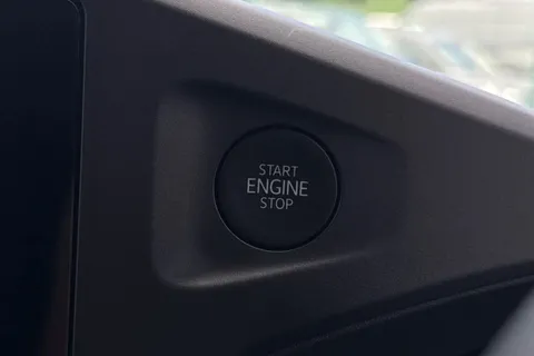 DF25FVY Volkswagen Transporter 2.0 TDI 110 Commerce Pro Van Thumbnail #41