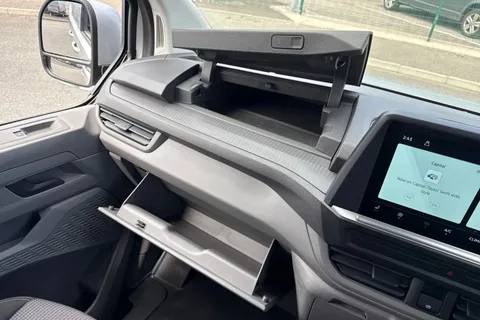 DF25FVY Volkswagen Transporter 2.0 TDI 110 Commerce Pro Van Thumbnail #42