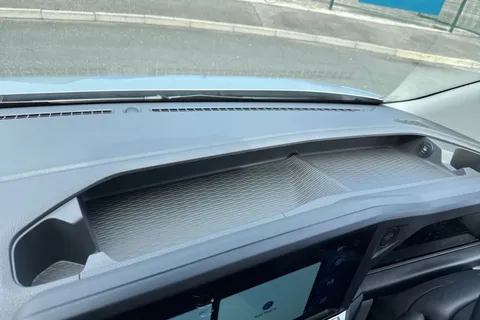 DF25FVY Volkswagen Transporter 2.0 TDI 110 Commerce Pro Van Thumbnail #44