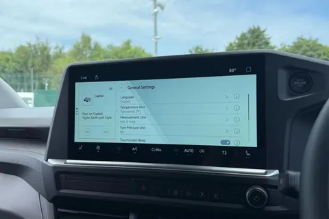 DF25FVY Volkswagen Transporter 2.0 TDI 110 Commerce Pro Van Thumbnail #50