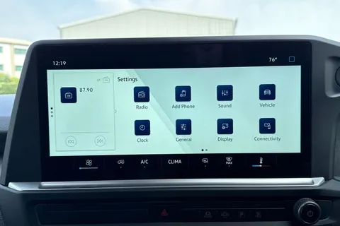 PK25KKW Volkswagen Transporter 2.0 TDI 150 Commerce Plus Van Thumbnail #16