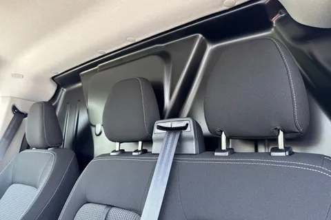 PK25KKW Volkswagen Transporter 2.0 TDI 150 Commerce Plus Van Thumbnail #18