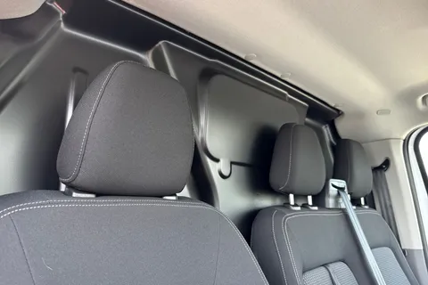 PK25KKW Volkswagen Transporter 2.0 TDI 150 Commerce Plus Van Thumbnail #23