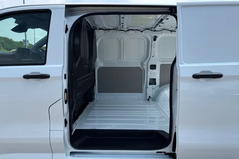 PK25KKW Volkswagen Transporter 2.0 TDI 150 Commerce Plus Van Thumbnail #24