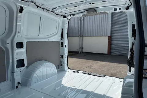 PK25KKW Volkswagen Transporter 2.0 TDI 150 Commerce Plus Van Thumbnail #25