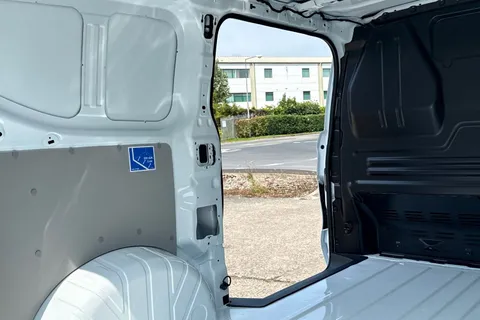 PK25KKW Volkswagen Transporter 2.0 TDI 150 Commerce Plus Van Thumbnail #26