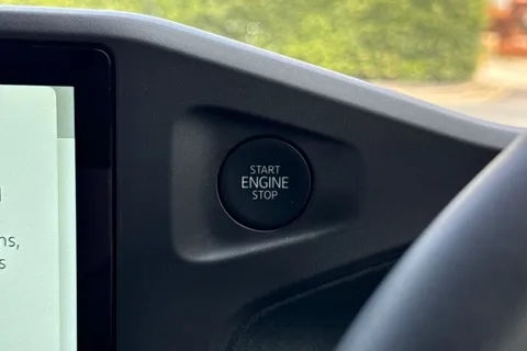 PK25KKW Volkswagen Transporter 2.0 TDI 150 Commerce Plus Van Thumbnail #34